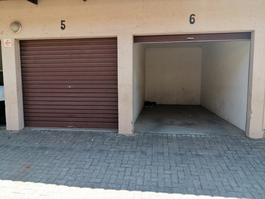2 Bedroom Property for Sale in Rustenburg Central North West